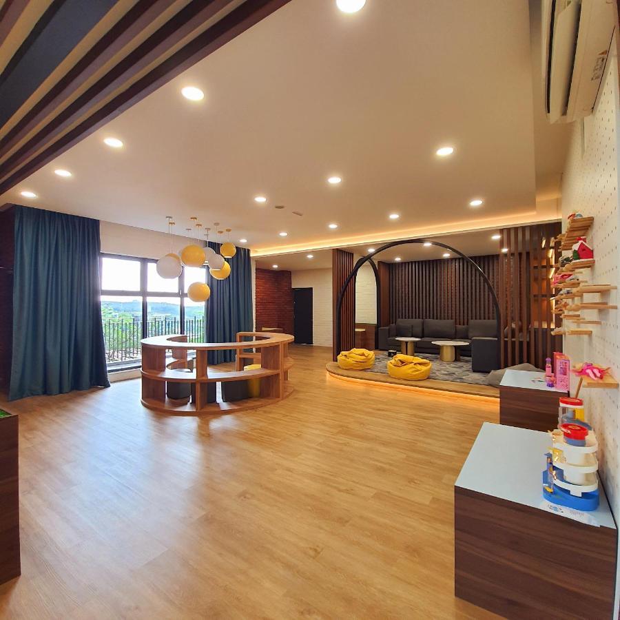 The Glass Homestay Putrajaya Eksteriør bilde